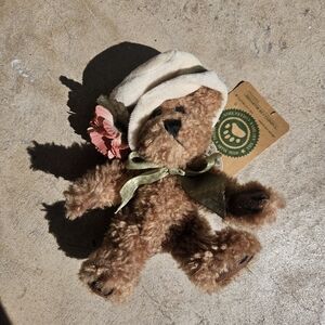 Genuine Boyds Bear - Carmella De Bearvoire